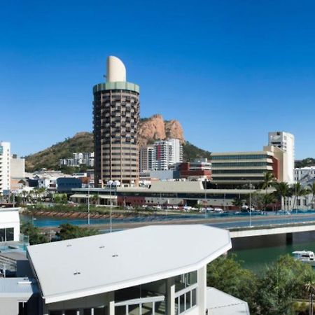 Grand Hotel And Apartments Townsville Eksteriør billede