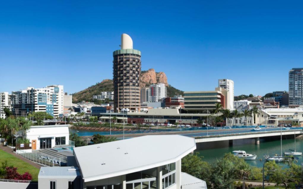 Grand Hotel And Apartments Townsville Eksteriør billede