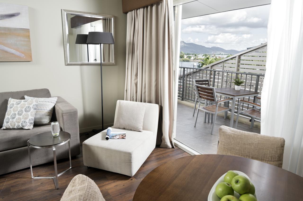 Grand Hotel And Apartments Townsville Eksteriør billede