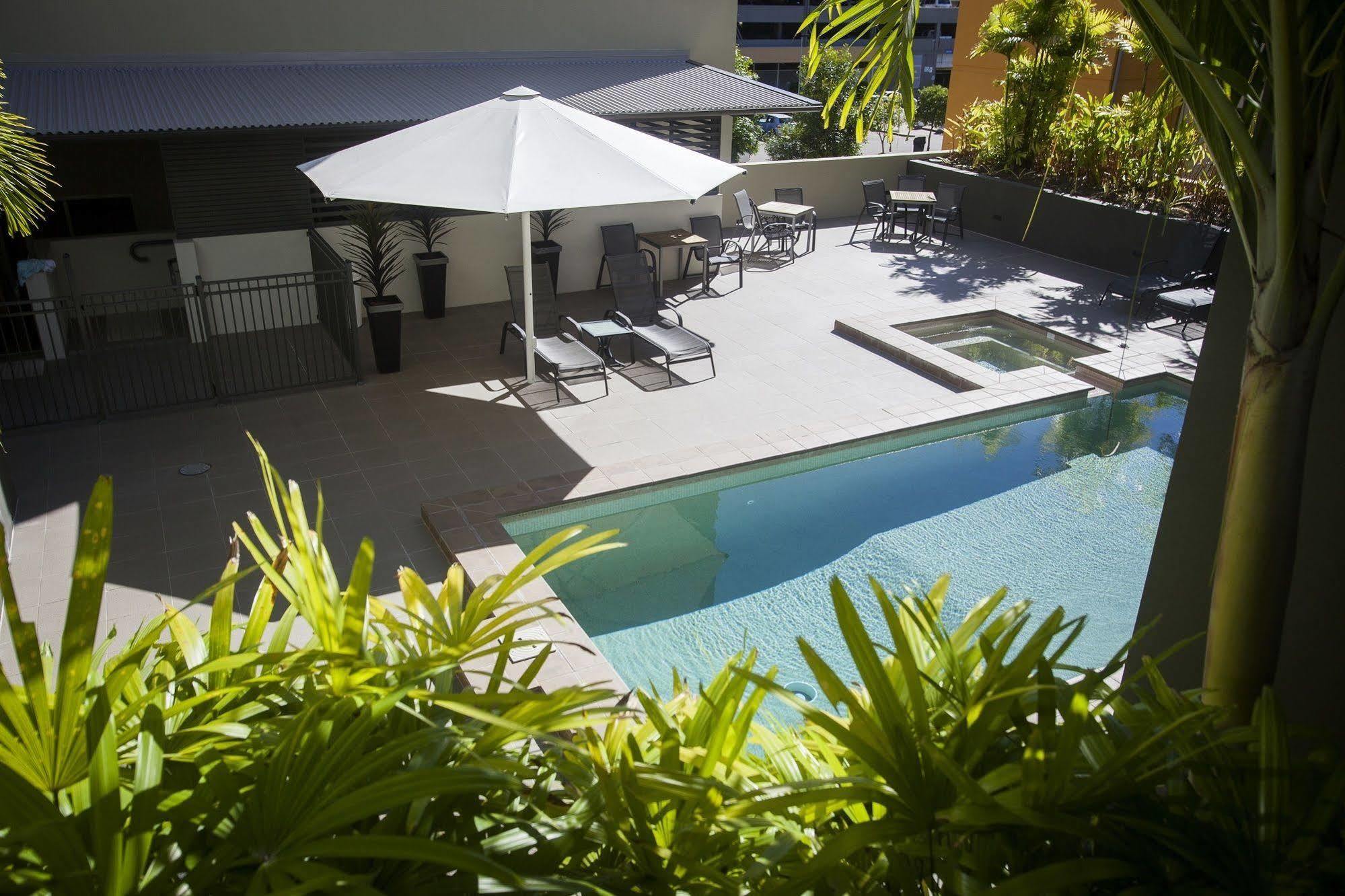 Grand Hotel And Apartments Townsville Eksteriør billede